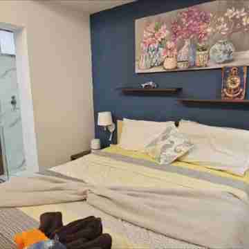 Front Seaview Modern  Apartment St Julian's Beach Rooms