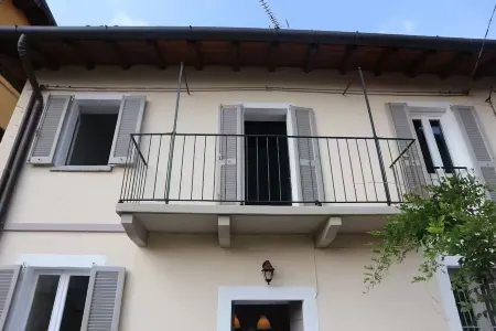 Traditional Piazza Home/Balcony/ Private Garden