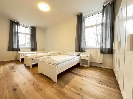 (AM1036) Modern fitters' apartment with balcony