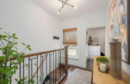 Cozy Luxe Apartment Near Western & St. Joseph’s