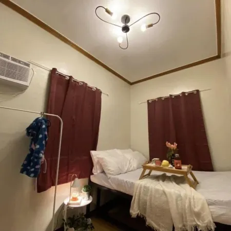 Jala Jala Casita Blanca Tiny House and Farm Stay with Mountain View and Pool