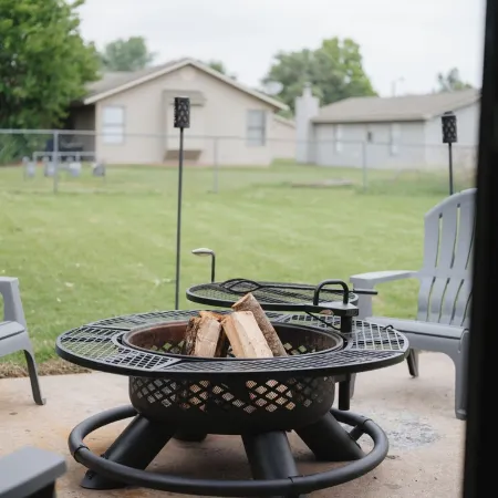Clean, Cozy 2BR, Patio, Near Razorback Stadium