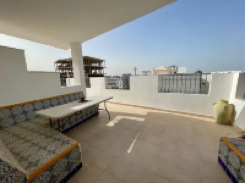 Cozy penthouse with sea view close to the medina and the beach!