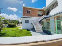 Private Residence ‘Nueva Nagua’ - King Bed with AC, WiFi & Hot Water Nagua 호텔