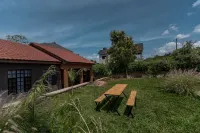 Vintage-Modern Fully Furnished Service Apartments Hotel a 