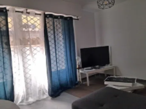 Welcome to walk or cycle nearby.