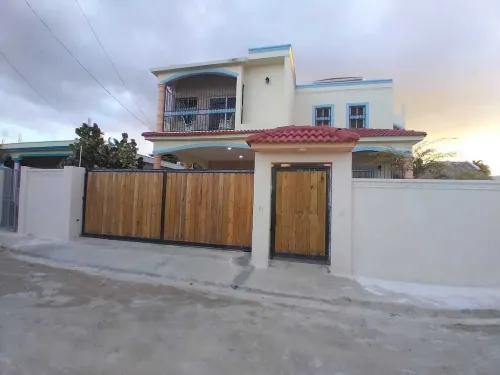 Luxe Spacious Villa With Private Pool, Ocean View and Gazebo,Close to Town 12 P.