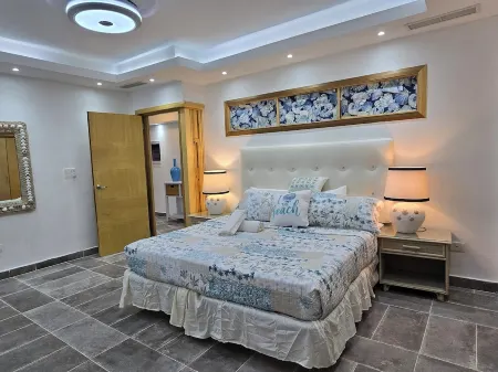 Spectacular 7th Floor Apartment