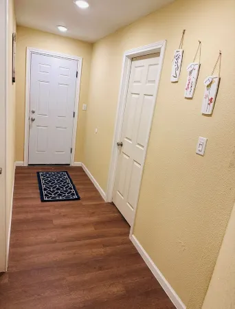 Welcome to Cozy Stone Cottage 3 bedrooms and 1 bathroom house.