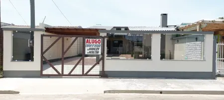 Single House On The Patio With Two Bedrooms And Wi-Fi In Capão Da Canoa Отели в г. Capao da Canoa