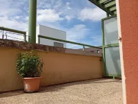 Quiet, elegant studio 18 minutes from Versailles - Comfort guaranteed! Hôtels à : Bois-d'Arcy