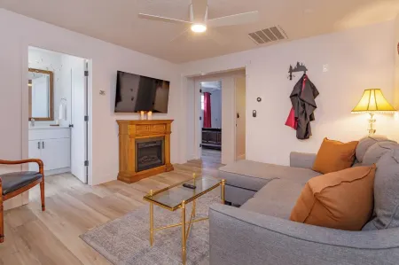 2Br Harry Potter Themed Home 7mins from Universal