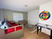 5 mins from Kissimmee and 20 mins from the parks!