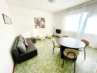 Mamisà Schio center, Apartment with private parking Hotels in Schio