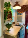 Romantic Tiny House for Two w/ Clawfoot Tub Near Lake Oconee
