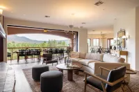 Pyramid by Avantstay Luxe Sedona Mansion w/ Views, 7Mins to Downtown