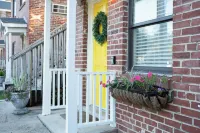 Stylish Midtown Flat – 20B