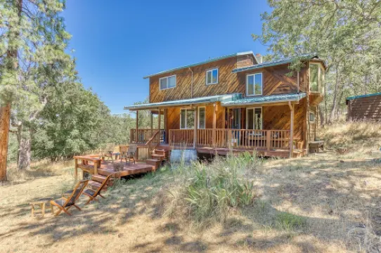 Cozy Cabin "Hygge" Getaway- Explore the Gorge