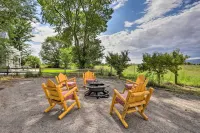 Fruita Victorian Home w/ Hot Tub + Mountains! - balcony