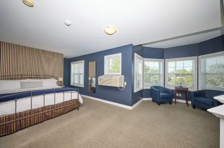 Nine Vines Hotel Отели рядом с достопримечательностью «Сентенниал Лилак Гарден»