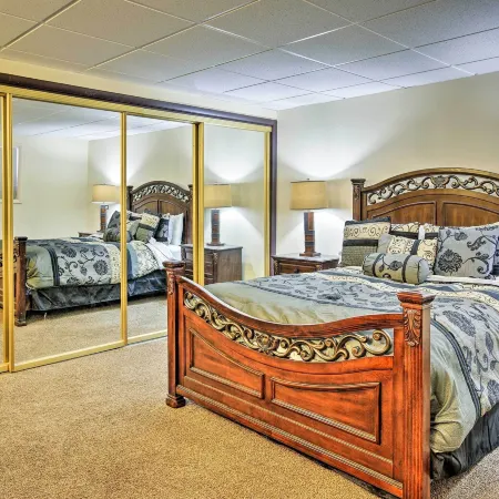 Lakefront Fairbanks Unit, 1 Mile to Pioneer Park!
