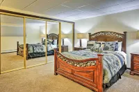 Lakefront Fairbanks Unit, 1 Mile to Pioneer Park! Hotel a 