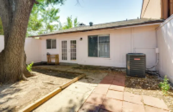 Easy Tailgate Access! Home 3 Mi to College Station