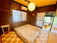 10 minutes by car from Kurokawa Onsen a private i Hotels in 