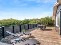 "Tuke" - 400m from the Sea