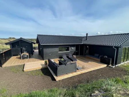 "Hinda" - 1.2km from the Sea