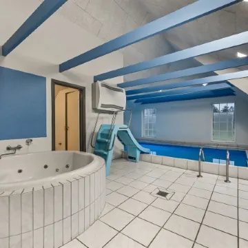 "Aane" - 1.8km from the Sea