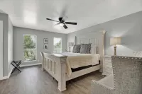 Wanderlust #2 | Hot Tub | Shared Outdoor Space