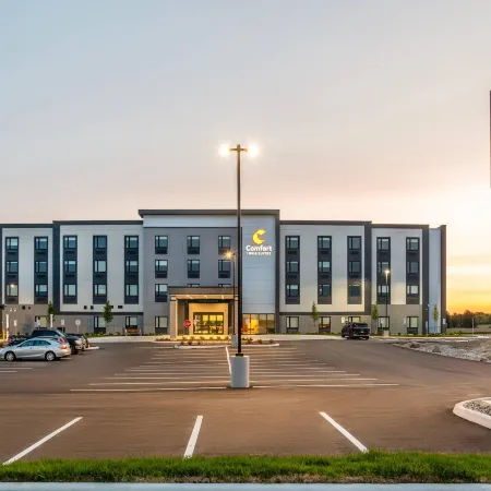 Comfort Inn  & Suites Hotels in Simcoe County