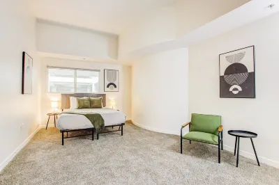 CozySuites the Block Skybridge Access فنادق في 