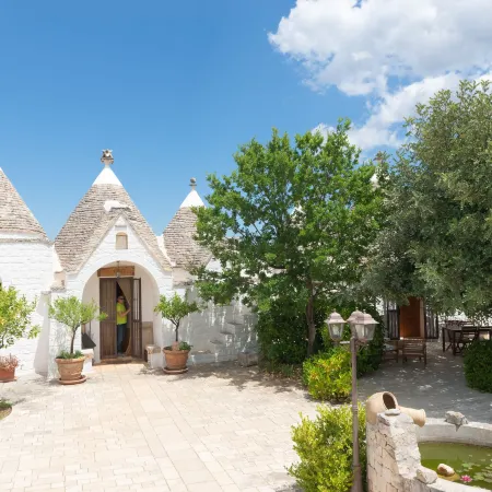 Trulli in Itria Valley with Infinity Pool