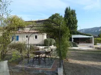 Cottage in Oppède with Poolside Bliss Hotels in Oppède
