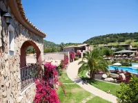 Residence S'Incantu - Pools
