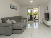 Relaxing Villa near Porec with Pool - Hot Tub