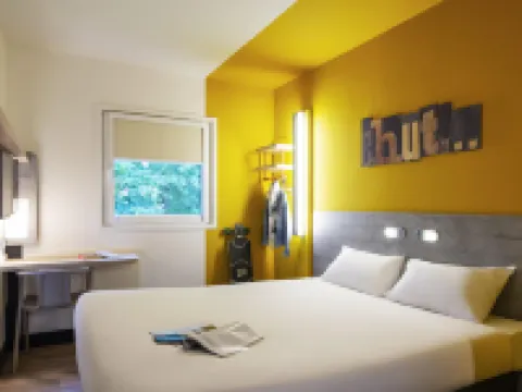 Ibis Budget Reims Thillois โรงแรมในมาร์น