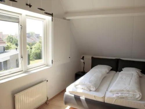 Bungalow in Breskens near Beach and Lighthouse