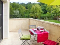 Relaxing Home Near Pool in Malaucène Hotéis em Malaucene