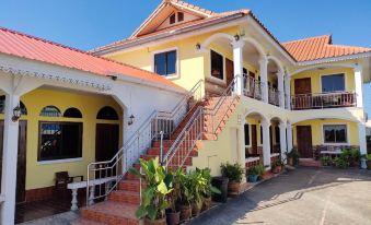 Sangthongrimkhong Hotel