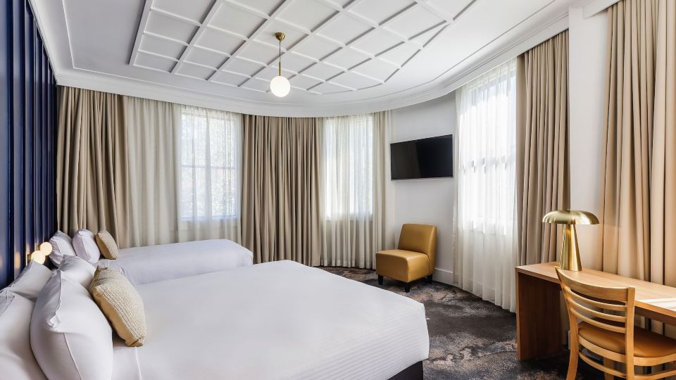 Royal Exhibition Hotel