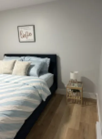 Charming 1-bedroom apartment in enchanting Moncton with WiFi