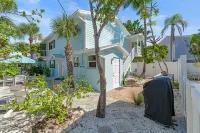 BEST LOCATION! NORTH END OF ANNA MARIA, FL STEPS TO BEACH & DINING -  LOWER UNIT Hotels in Anna Maria