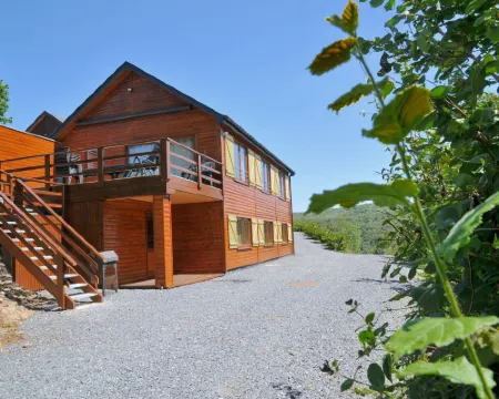 Holiday Home in Ardennes Near Castle & Nature Hoteles en La Roche-en-Ardenne