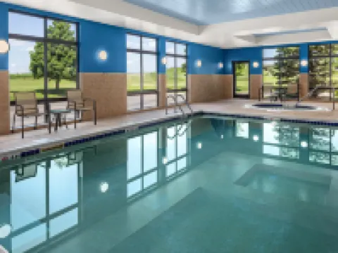 ハンプトン イン フェアモント フェアモントのホテル