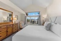 3 Bedrooms - Mountain view