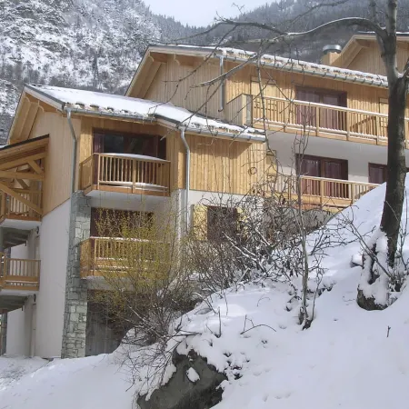 Holiday home with hot tub and pool