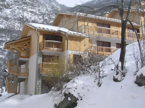 Holiday home with hot tub and pool
